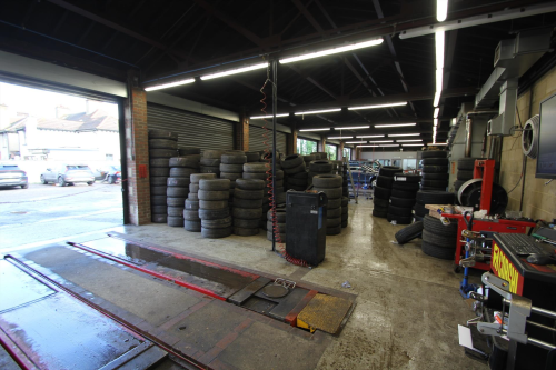 Farm Tyre Services, Sewardstone Road, Chingford, London, E4