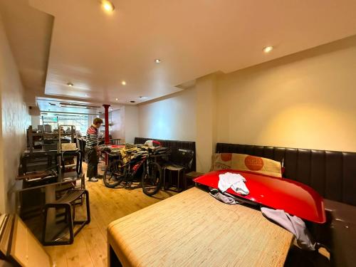 26 Hanbury Street, Spitalfields, London, E1