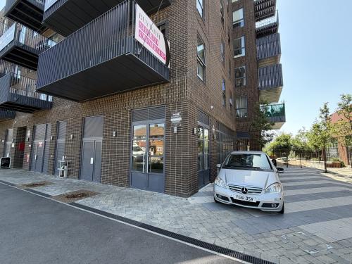 104 Beresford Avenue, Wembley, HA0