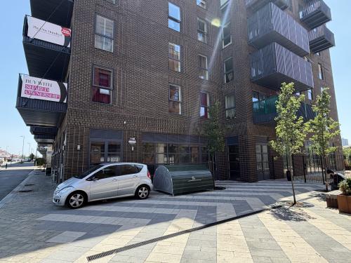 104 Beresford Avenue, Wembley, HA0