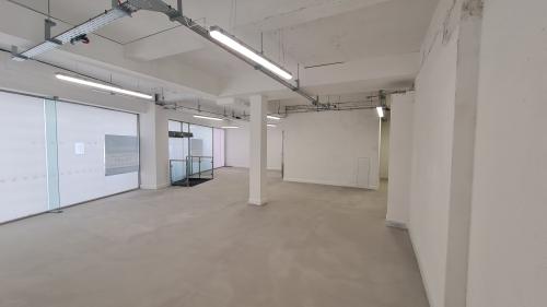 6 Commercial Way, Woking, GU21