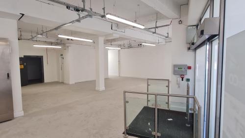 6 Commercial Way, Woking, GU21