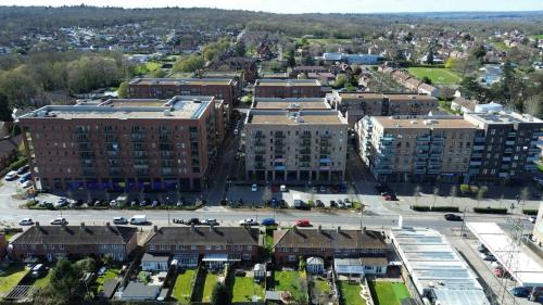 South Oxhey Central, Prestwick Road, Watford, WD19