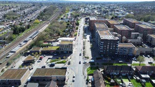 South Oxhey Central, Prestwick Road, Watford, WD19