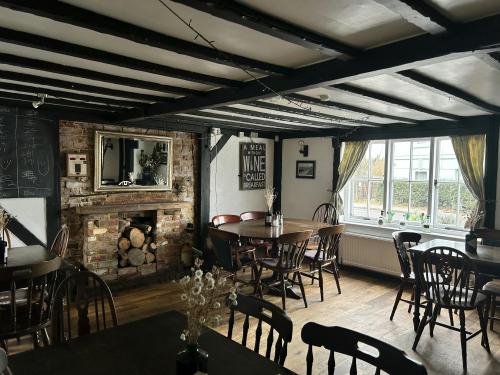 Royal Oak, 59 The Street, Wrecclesham, Farnham, GU10
