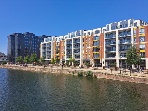 Unit 4A Riverside North, Horne Lane, Bedford, MK40