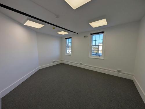 101B High Street, Esher, KT10