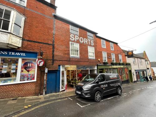 2 Station Street, Lewes, BN7
