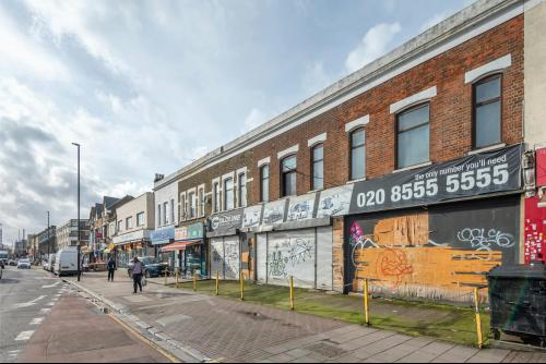 723-729 Romford Road, Stratford, London, E12