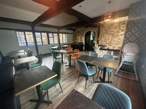 17 Lion & Lamb Yard, Farnham, GU9