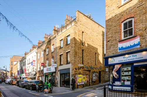 66 Brick Lane, Spitalfields, London, E1
