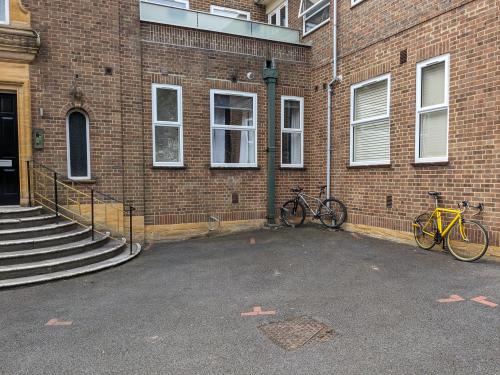 4AD Buryfields House, Bury Fields, Guildford, GU2