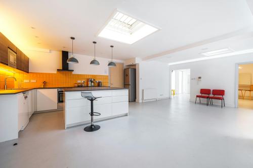 8-9 Pratt Mews, Camden, London, NW1