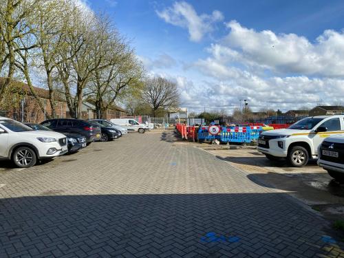 Ickenham Road, Station Yard, West Ruislip, HA4