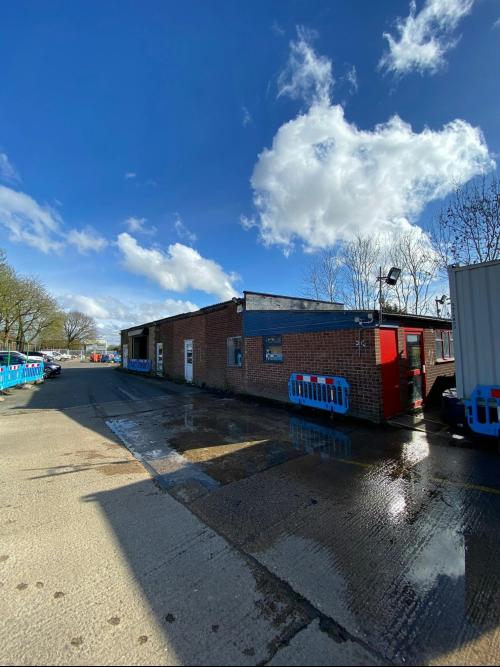 Ickenham Road, Station Yard, West Ruislip, HA4