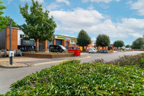 Unit 11 & 12, St Georges Industrial Estate, Richmond Road, Kingston-upon-Thames, KT2