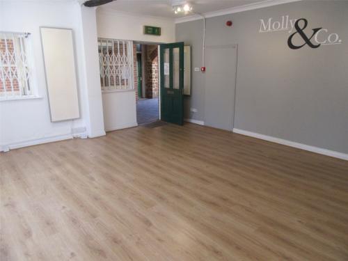 2 White Horse Yard, Towcester, NN12
