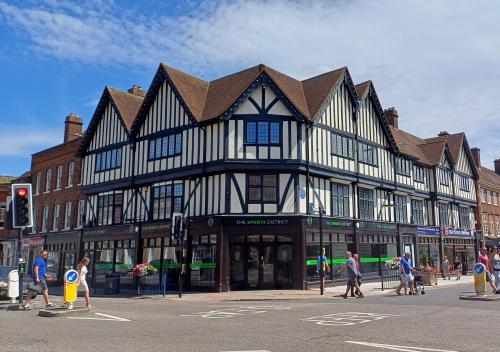 112 Bancroft & 1-2 Hermitage Road, Hitchin, SG5