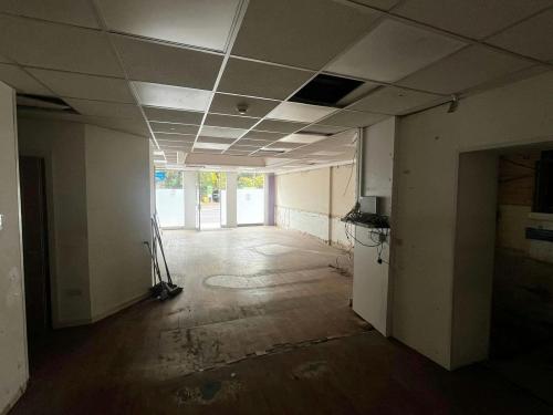 80 Coombe Lane, Raynes Park, London, SW20