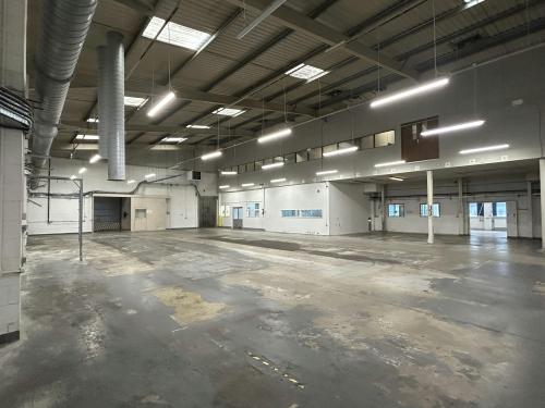 Unit R, Westmead Industrial Estate, Westmead Drive, Westlea, Swindon, SN5