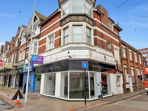 14 Chapel Road, Worthing, BN11