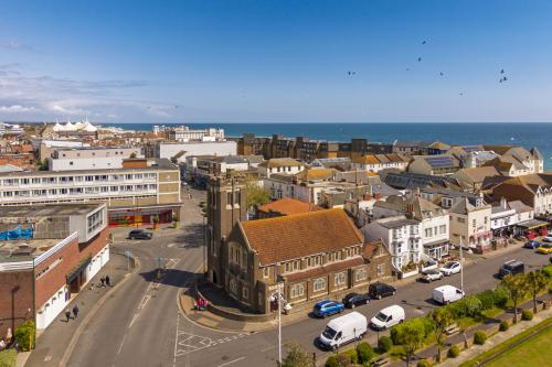 Bognor Regis Methodist Church, 76 High Street, Bognor Regis, PO21