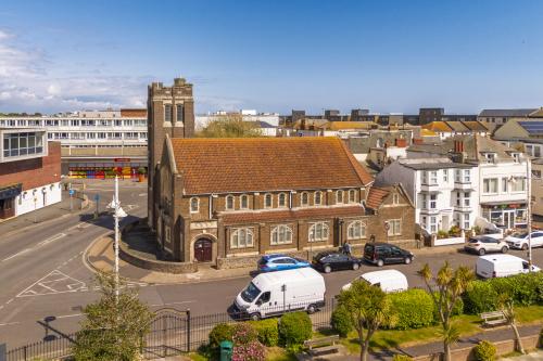 Bognor Regis Methodist Church, 76 High Street, Bognor Regis, PO21