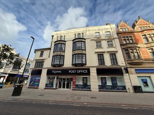2-4 Montague Street, 13-15 South Street, Worthing, BN11