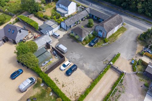 Vale Studios, Findon Road, Worthing, BN14