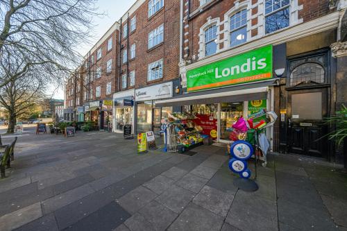 165 Haverstock Hill, Belsize Park, London, NW3