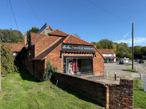 Ambers, The Millstream, 49 London Road, Amersham, HP7
