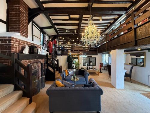 Ambers, The Millstream, 49 London Road, Amersham, HP7
