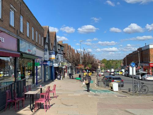 297 Rayners Lane, Pinner, HA5
