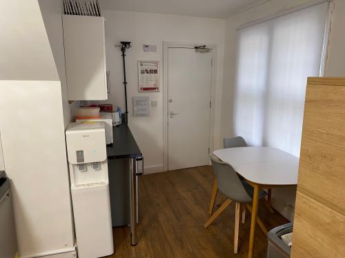 86 Lancaster Road, Enfield, EN2