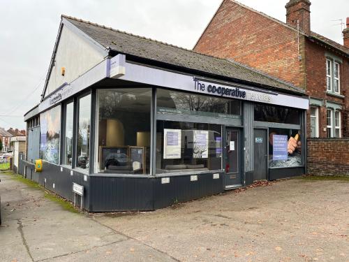 224 Charnwood Road, Shepshed, Loughborough, LE12