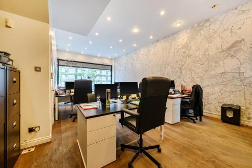 58, Aldermans Hill, Palmers Green, London, N13