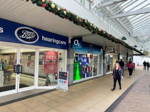 Yate Shopping Centre, 13 West Walk, Yate, BS37