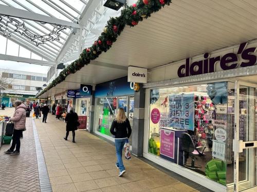 Yate Shopping Centre, 13 West Walk, Yate, BS37