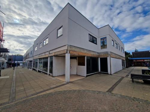 Wellington Way Shopping Centre, 18-21 Wellington Way, Waterlooville, PO7