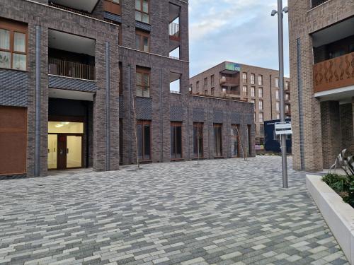 Unit 6, Fleet Road, Fresh Wharf, Barking, IG11