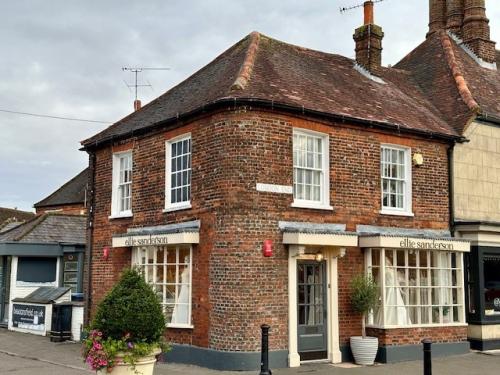 1 London End, Beaconsfield, HP9