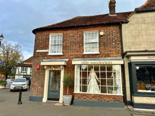 1 London End, Beaconsfield, HP9