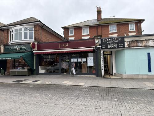 35 & 35a High Street, Wickford, SS12