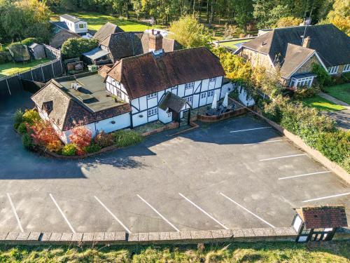 125 Windsor Road, Chobham, Woking, GU24