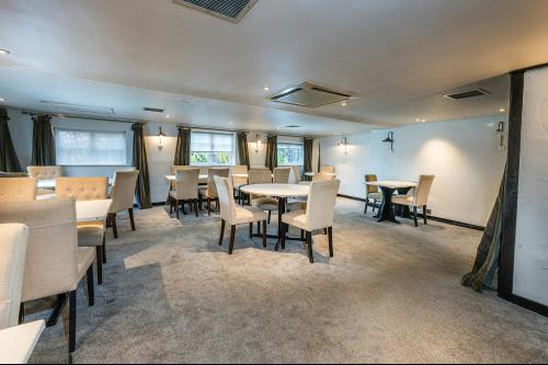 125 Windsor Road, Chobham, Woking, GU24
