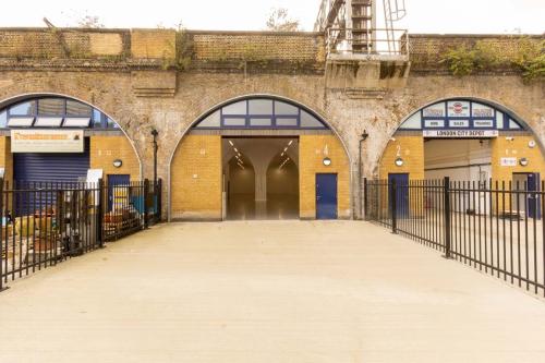4 Raymouth Road, South Bermondsey, London, SE16
