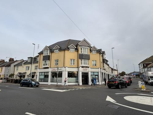 1-5 South Farm Road, Worthing, BN14