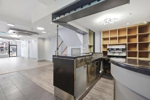 148 Colney Hatch Lane, Bounds Green, London, N10