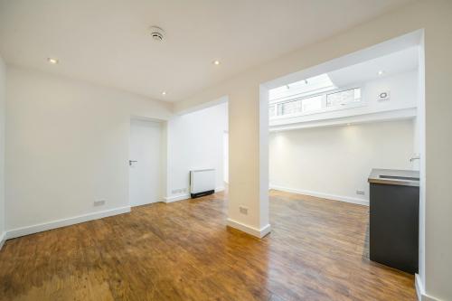 62 Rosslyn Hill, Hampstead, London, NW3