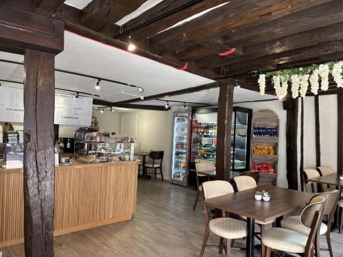 26-27 St. Peters Street, Canterbury, CT1